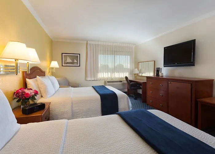 The Marina Inn On San Francisco Bay